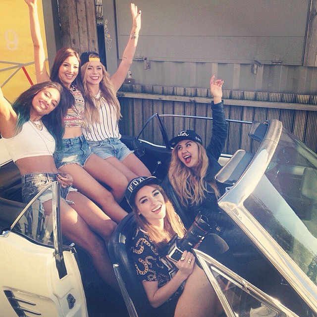 11042946_553940641414395_6364387383214399562_n